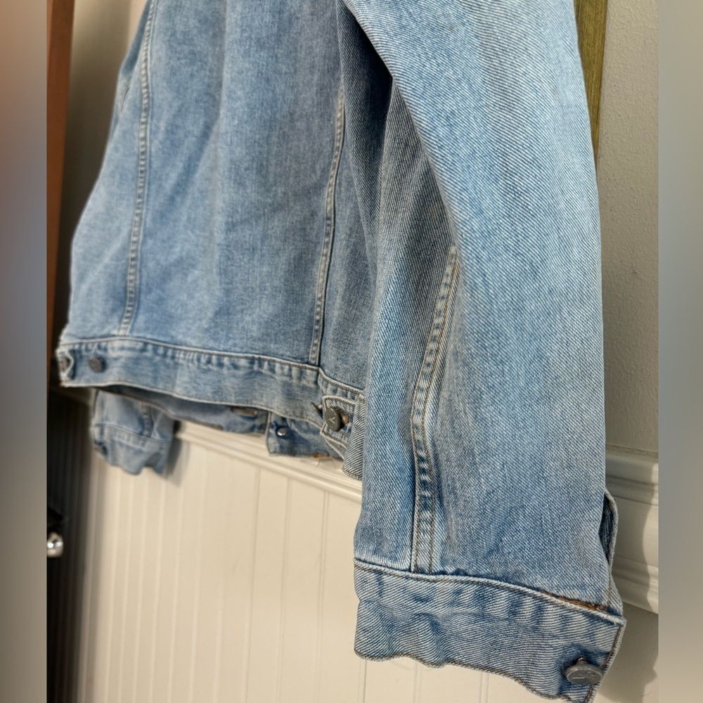 VINTAGE CK Calvin Klein Jean Jacket Medium / Light Wash Size L - Picture 9 of 10